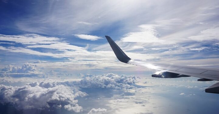 台湾 空港 どっち
