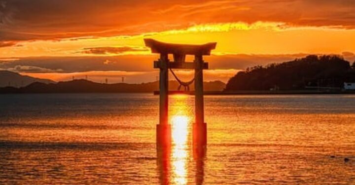 厳島神社 鳥居 浮いてる