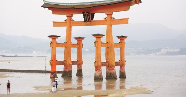 厳島神社 なんの神様
