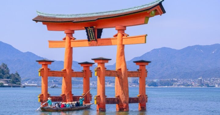 厳島神社 鳥居 浮いてる
