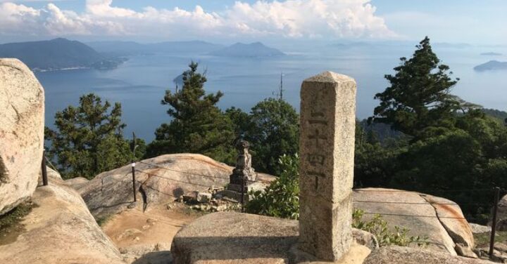 厳島神社 鳥居 浮いてる