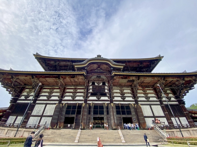 東大寺 誰が建てた
